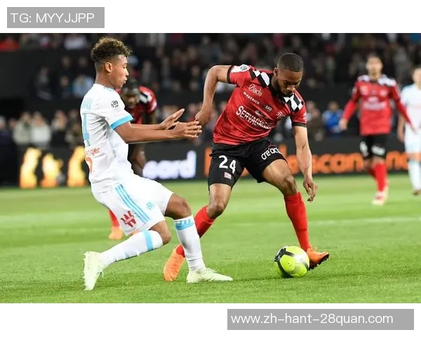 奎维利鲁昂迎战兰斯争夺法乙联赛关键三分的激烈对决